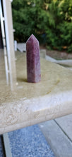 Load image into Gallery viewer, Lavender Quartz Point