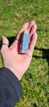 Load image into Gallery viewer, Blue Kyanite Point