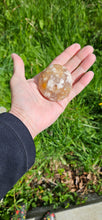 Load image into Gallery viewer, Flower Agate Palm Stone