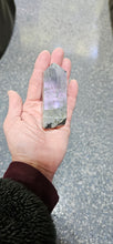 Load image into Gallery viewer, Labradorite Point