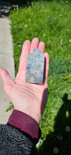 Load image into Gallery viewer, Labradorite Point