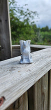 Load image into Gallery viewer, Howlite Dragon