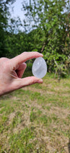 Load image into Gallery viewer, Clear Quartz Egg