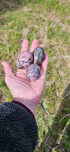Load image into Gallery viewer, Rhodonite Egg