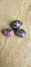 Load image into Gallery viewer, Rhodonite Egg