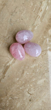 Load image into Gallery viewer, Rose Quartz Egg