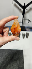 Load image into Gallery viewer, Fire Quartz Diamond Point