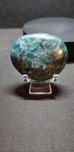 Load image into Gallery viewer, Blue Apatite Palm Stone