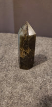 Load image into Gallery viewer, Labradorite Point