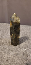 Load image into Gallery viewer, Labradorite Point