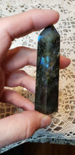 Load image into Gallery viewer, Labradorite Point