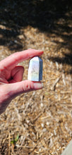 Load image into Gallery viewer, Aura Howlite Point
