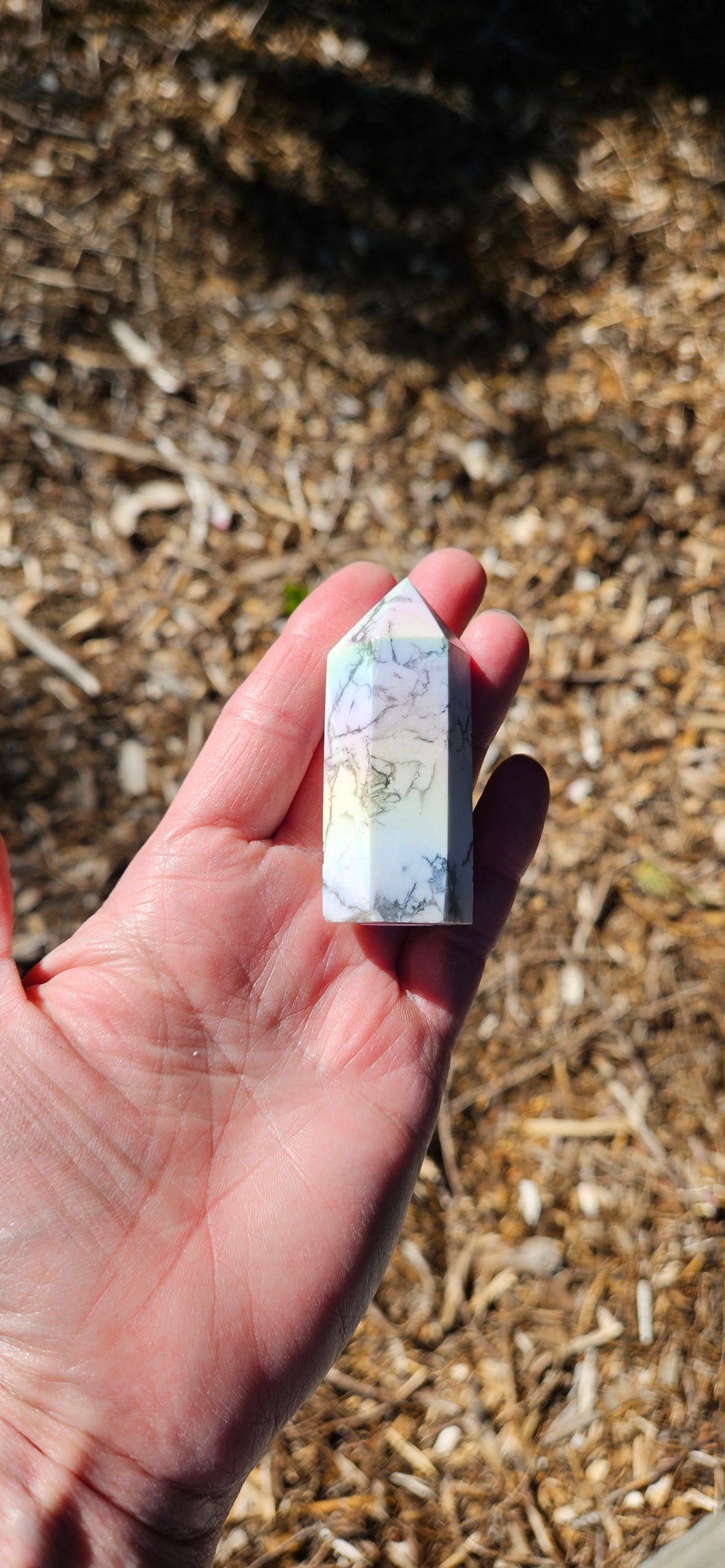 Aura Howlite Point