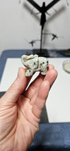 Load image into Gallery viewer, Kiwi Jasper Elephant
