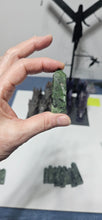 Load image into Gallery viewer, Chrome Diopside Point
