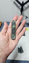 Load image into Gallery viewer, Chrome Diopside Point
