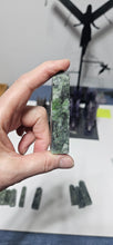 Load image into Gallery viewer, Chrome Diopside Point
