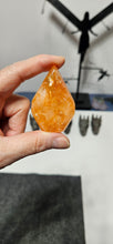 Load image into Gallery viewer, Fire Quartz Diamond Point
