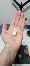 Load image into Gallery viewer, Howlite Mini Point
