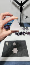 Load image into Gallery viewer, Mangano Calcite Pyramid
