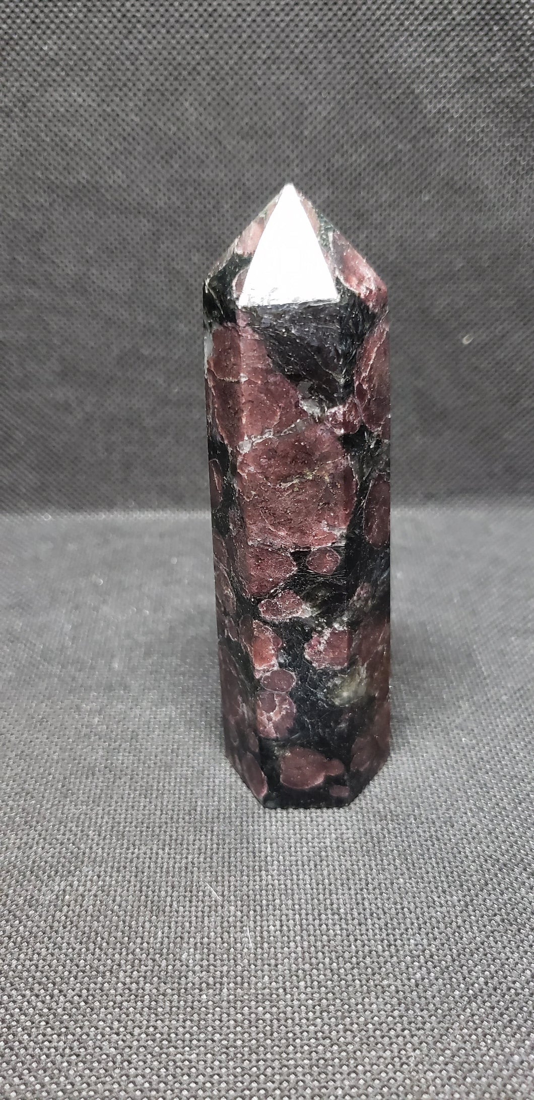 Garnet in Arfvedsonite Tower